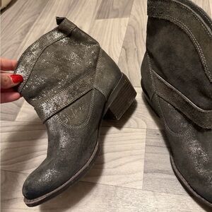 Women's Suede Ankle Boots - Gray